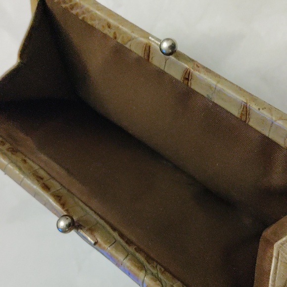 Brahmin Kisslock Wallet - Picture 8 of 9